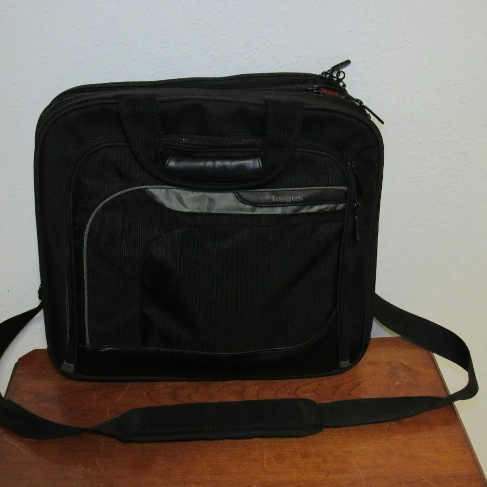 Targus Computer Laptop Black Case Travel Bag 16x14 Black Double Handles AC0063